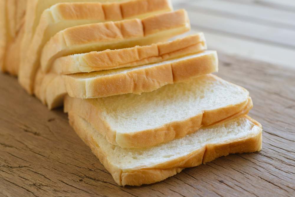 نان سفید و بسته‌بندی به منظور افزایش طول عمر مفید آن بدون مواد نگهدارنده 
